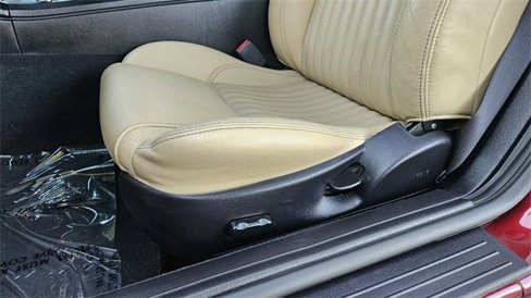 Used 2004 Ford Thunderbird image 16