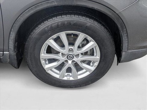 Used 2018 Nissan Rogue SV image 21