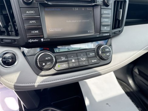 Used 2018 Toyota RAV4 XLE image 25