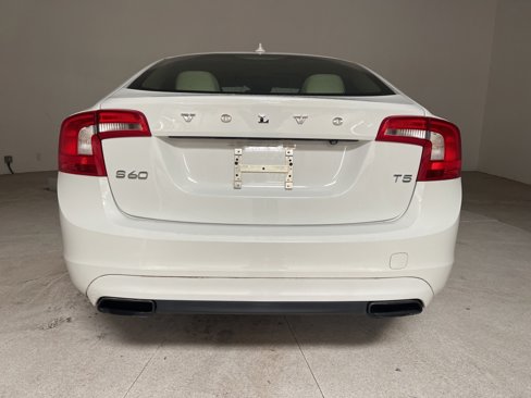 Used 2015 Volvo S60 T5 Premier image 12