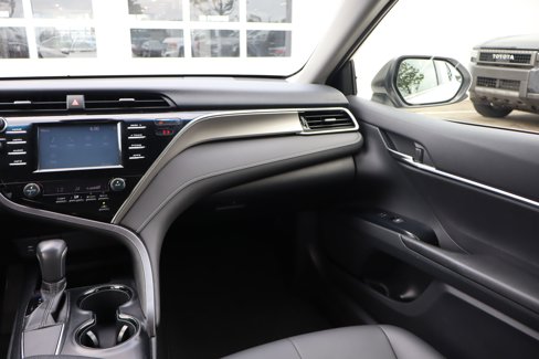 Used 2018 Toyota Camry SE image 13