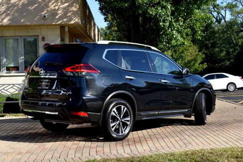 Used 2018 Nissan Rogue SL w/ Premium Package image 12