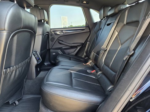 Used 2018 Porsche Macan S w/ Premium Package Plus image 33