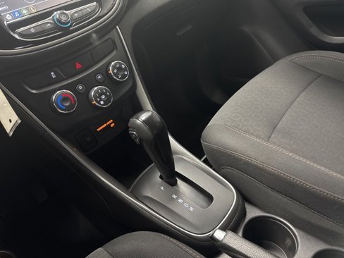 Used 2019 Chevrolet Trax LS image 17