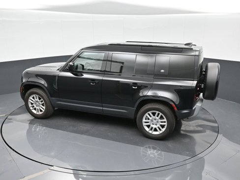 Used 2024 Land Rover Defender 110 S image 27