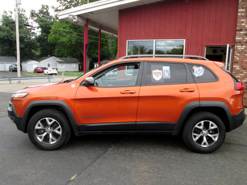 Used 2016 Jeep Cherokee Trailhawk w/ Comfort/Convenience Group image 13