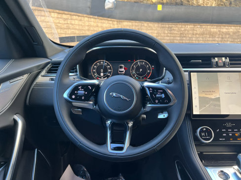 New 2026 Jaguar F-PACE R-Dynamic S image 10