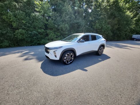 Certified 2025 Chevrolet Trax RS w/ Sunroof Package image 1