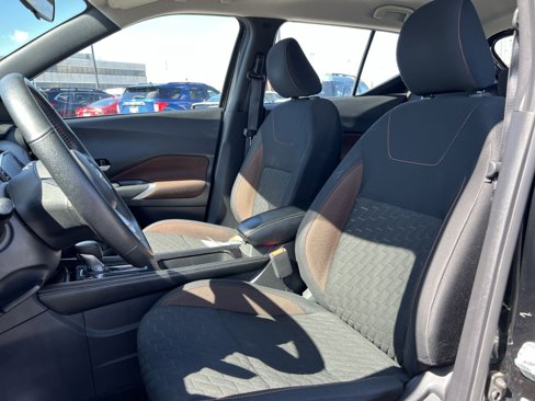 Used 2023 Nissan Kicks SR image 13