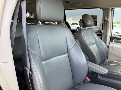 Used 2010 Volkswagen Routan SE image 11