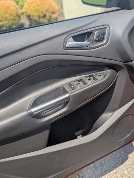 Used 2017 Ford Escape Titanium image 10
