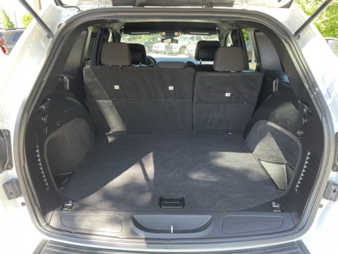 Used 2020 Jeep Grand Cherokee Laredo image 25
