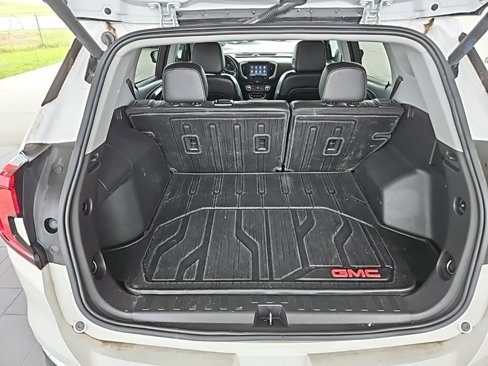Used 2022 GMC Terrain SLT w/ LPO, Floor Liner Package image 13