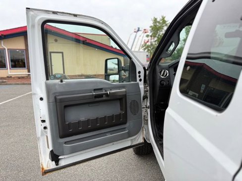 Used 2011 Ford F250 XLT w/ Snow Plow Prep Pkg image 16