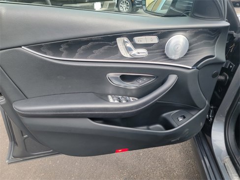 Used 2018 Mercedes-Benz E 300 image 10