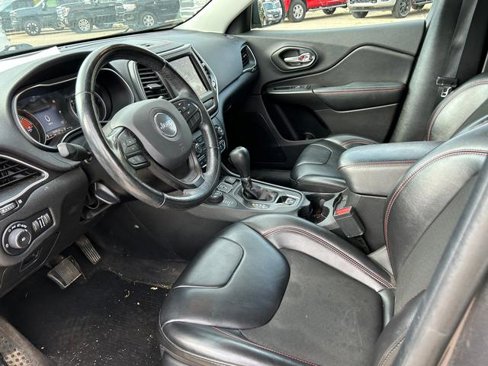 Certified 2020 Jeep Cherokee Trailhawk w/ Cold Weather Group image 8