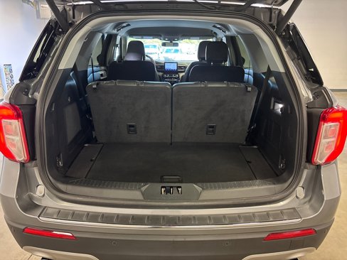 Used 2022 Ford Explorer Limited image 24