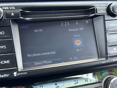 Used 2018 Toyota RAV4 XLE image 18