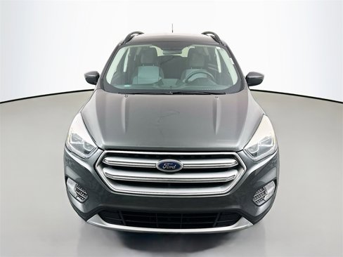 Used 2017 Ford Escape SE w/ Equipment Group 201A image 2