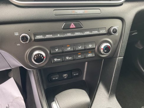 Used 2022 Kia Sportage LX image 17