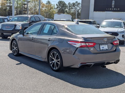Used 2020 Toyota Camry SE w/ Cold Weather Package image 7