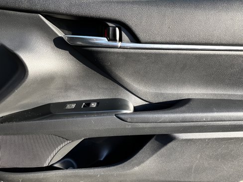Used 2018 Toyota Camry SE image 43
