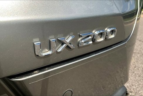 Used 2019 Lexus UX 200 image 8