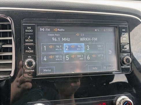 Used 2020 Mitsubishi Outlander ES image 12