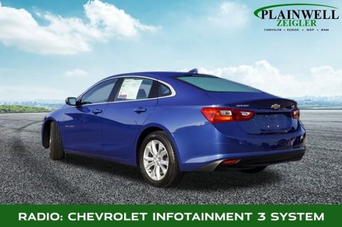 Used 2023 Chevrolet Malibu LT image 2