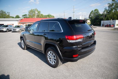 Used 2021 Jeep Grand Cherokee Laredo image 5