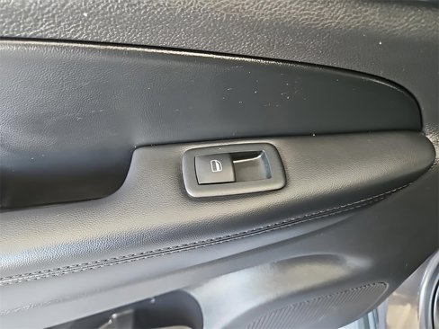 Used 2019 Jeep Grand Cherokee Limited image 28