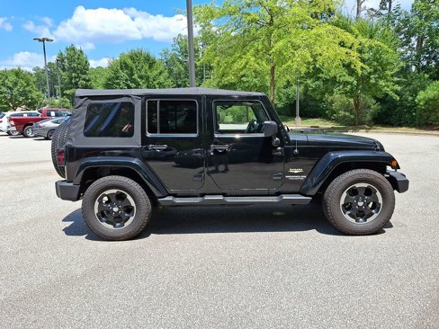 Used 2015 Jeep Wrangler Unlimited Sahara w/ Connectivity Group image 7