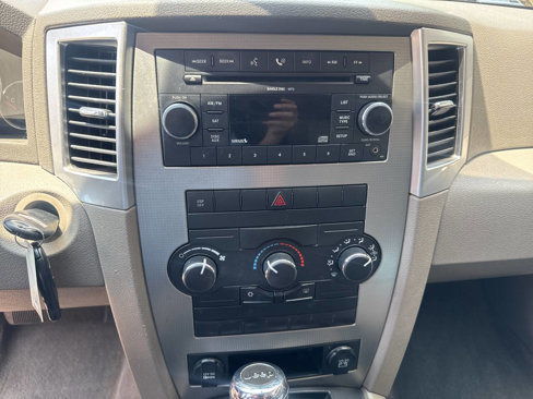 Used 2009 Jeep Grand Cherokee Laredo image 19