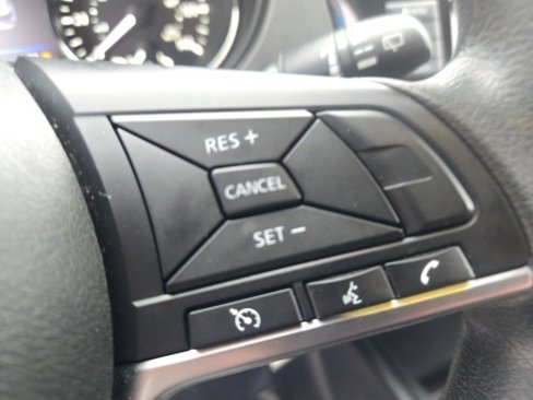 Used 2018 Nissan Rogue S image 16