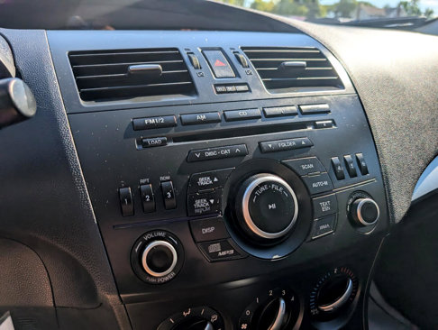 Used 2012 MAZDA MAZDA3 i Touring image 23