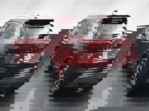 Used 2022 Nissan Rogue SV w/ SV Premium Package image 56