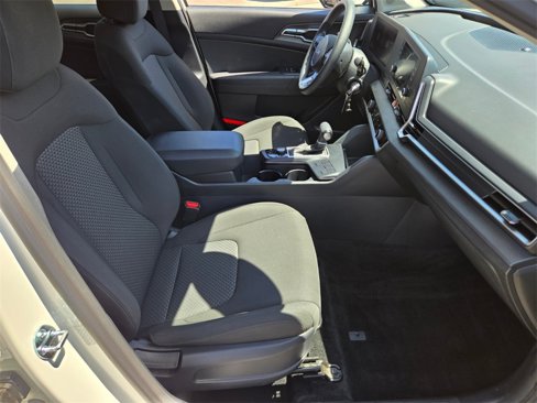 Used 2024 Kia Sportage LX image 18
