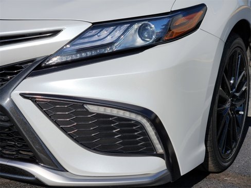 Used 2023 Toyota Camry XSE image 10