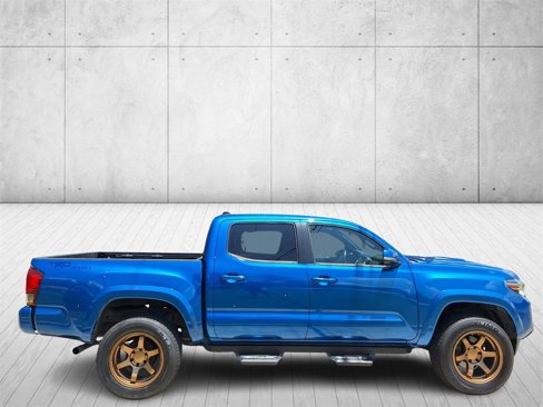 Used 2017 Toyota Tacoma TRD Sport image 6