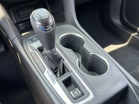 Used 2020 Chevrolet Equinox LT image 23