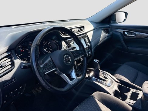 Used 2020 Nissan Rogue SV w/ Sun & Sound Touring Package image 9