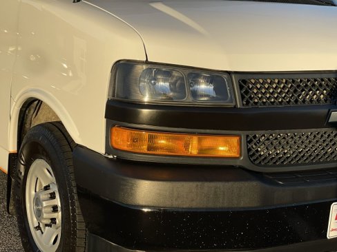 Used 2019 Chevrolet Express 3500 Extended w/ Driver Convenience Package image 11