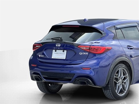 Used 2017 INFINITI QX30 Sport image 12