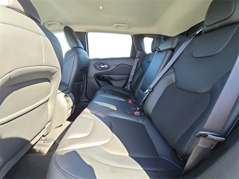 Used 2021 Jeep Cherokee Latitude Plus image 18