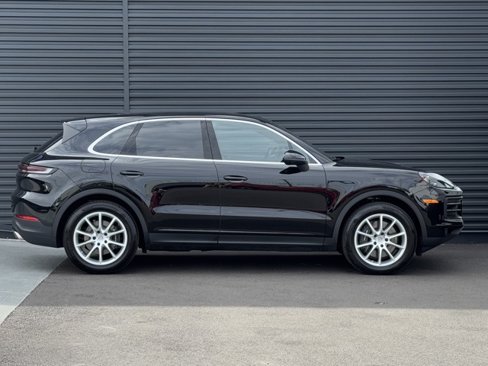 Used 2024 Porsche Cayenne image 8