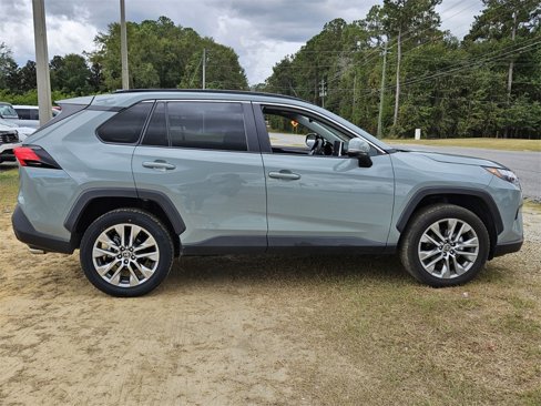Used 2023 Toyota RAV4 XLE Premium image 11