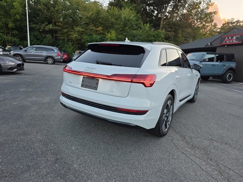 Used 2021 Audi e-tron Premium w/ Convenience Plus Package image 25