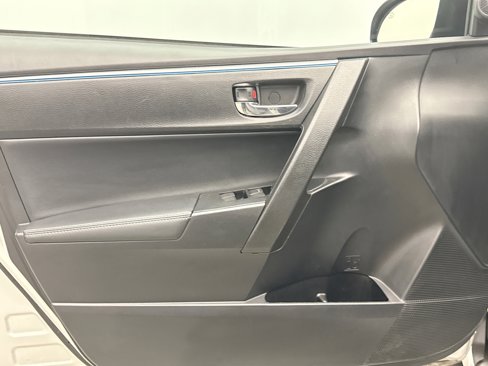 Used 2016 Toyota Corolla S image 9