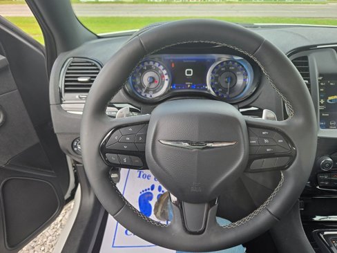 Used 2023 Chrysler 300 S image 10