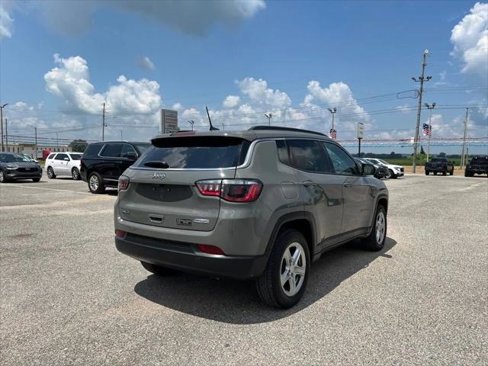 Certified 2024 Jeep Compass Latitude image 3